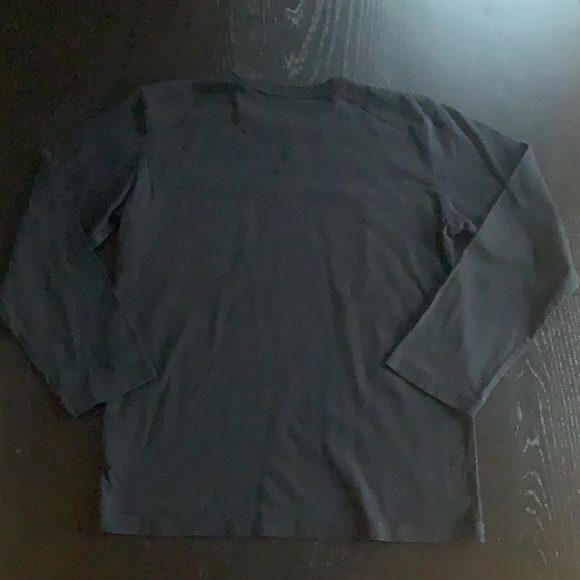 Children’s Place long sleeve graphic t-shirt. - Picture 4 of 4